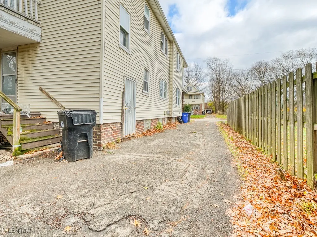 View of side of home