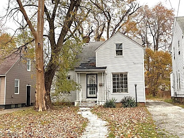 View of new england style home