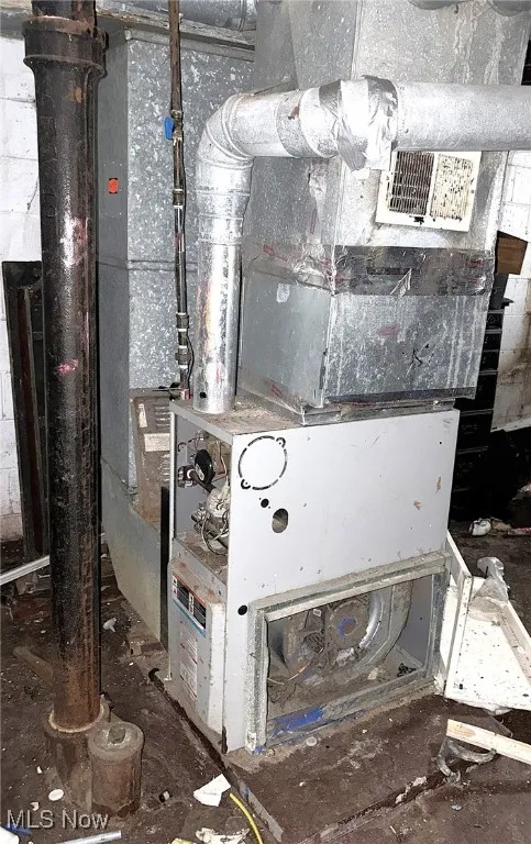 Utility room with heating unit