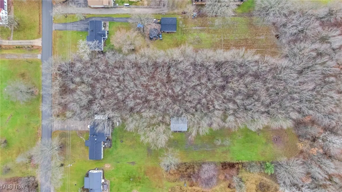 Aerial view of property and surrounding area