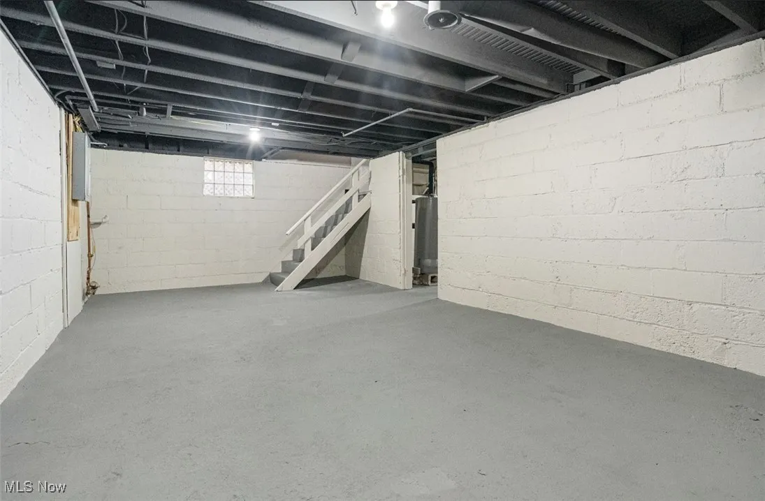 Unfinished below grade area with stairway