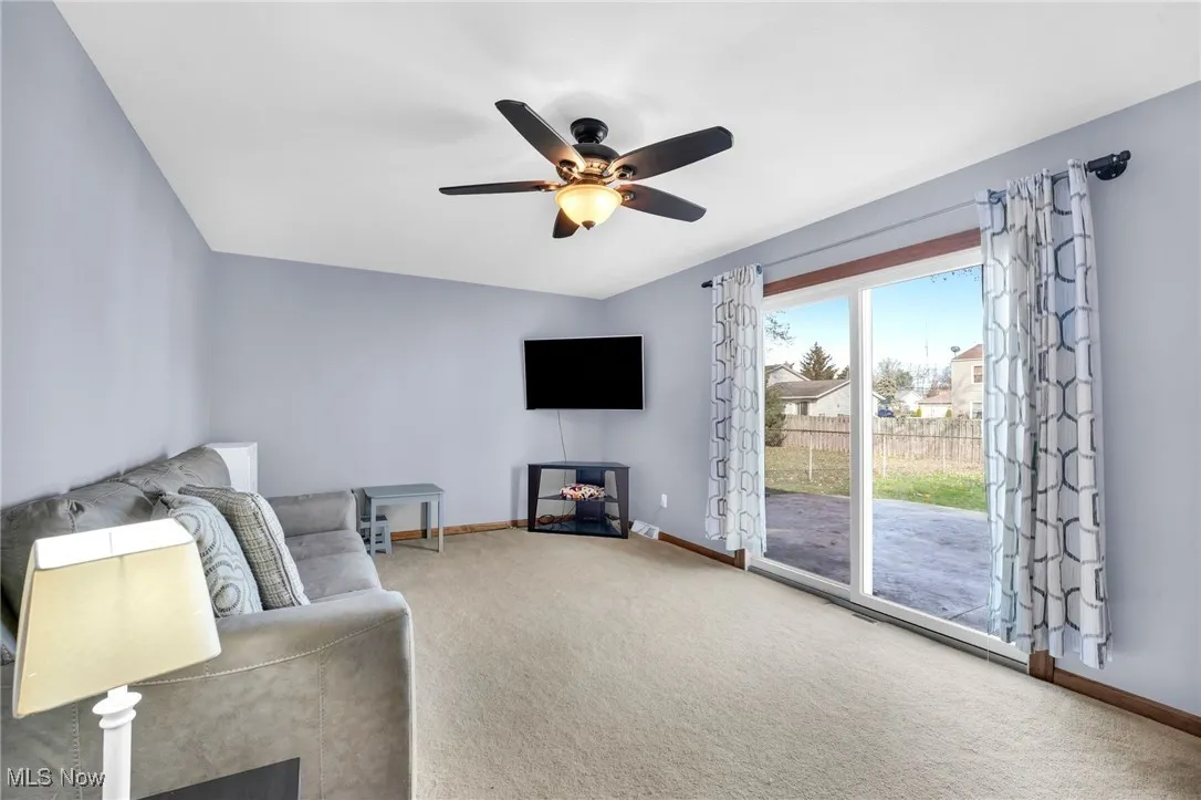 Family room with direct access to the stamped concrete patio