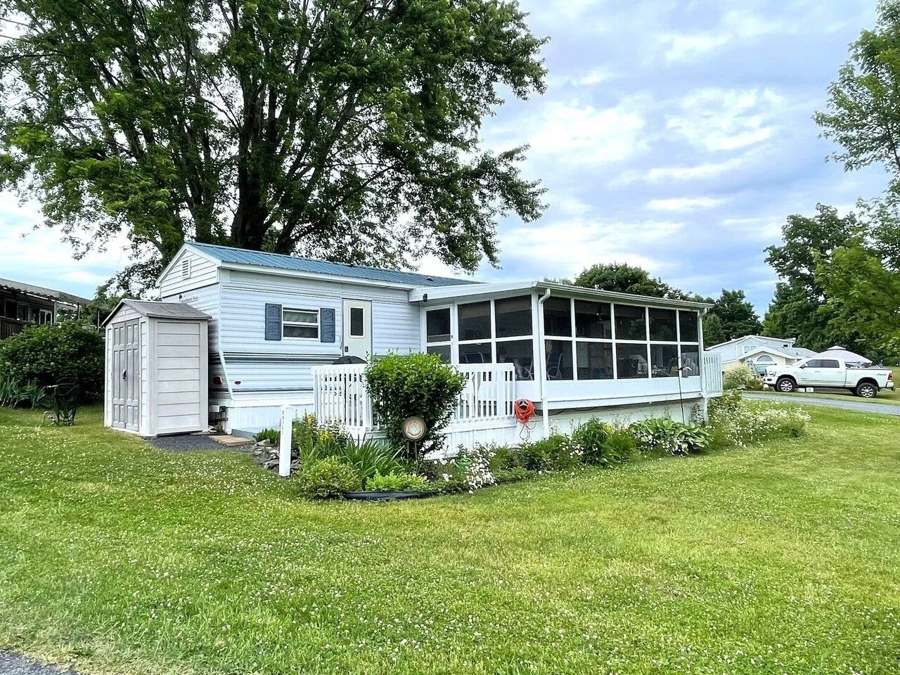 23 Eagle Lane, South Hero, Vt 05486, 1 Bedroom Bedrooms, ,1 BathroomBathrooms,Residential,For Sale,Eagle,5002830