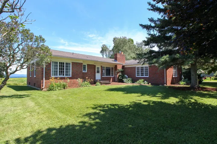 11 Four Winds Lane, North Hero, Vt 05474, 3 Bedrooms Bedrooms, ,2 BathroomsBathrooms,Residential,For Sale,Four Winds,5004176