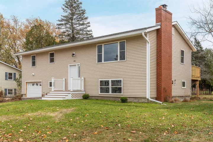 106 Lindale Drive, Colchester, Vt 05446, 4 Bedrooms Bedrooms, ,2 BathroomsBathrooms,Residential,For Sale,Lindale,5021810