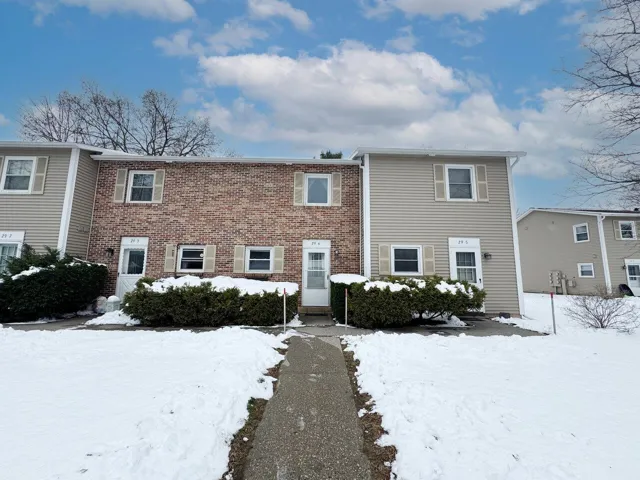 29 Red Pines Lane, Colchester, Vt 05446, 2 Bedrooms Bedrooms, ,2 BathroomsBathrooms,Residential,For Sale,Red Pines,5023760