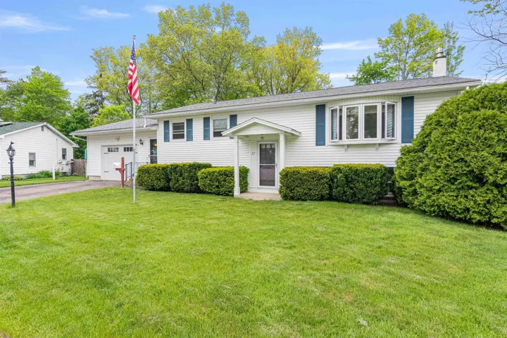 27 Killoran Drive, Essex Junction, VT 05452, 3 Bedrooms Bedrooms, ,2 BathroomsBathrooms,Residential,For Sale,Killoran,5043459