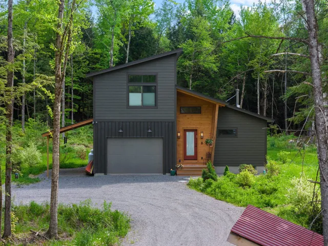 27 Hanley Lane, Essex, VT 05452, 2 Bedrooms Bedrooms, ,2 BathroomsBathrooms,Residential,For Sale,Hanley,5043570