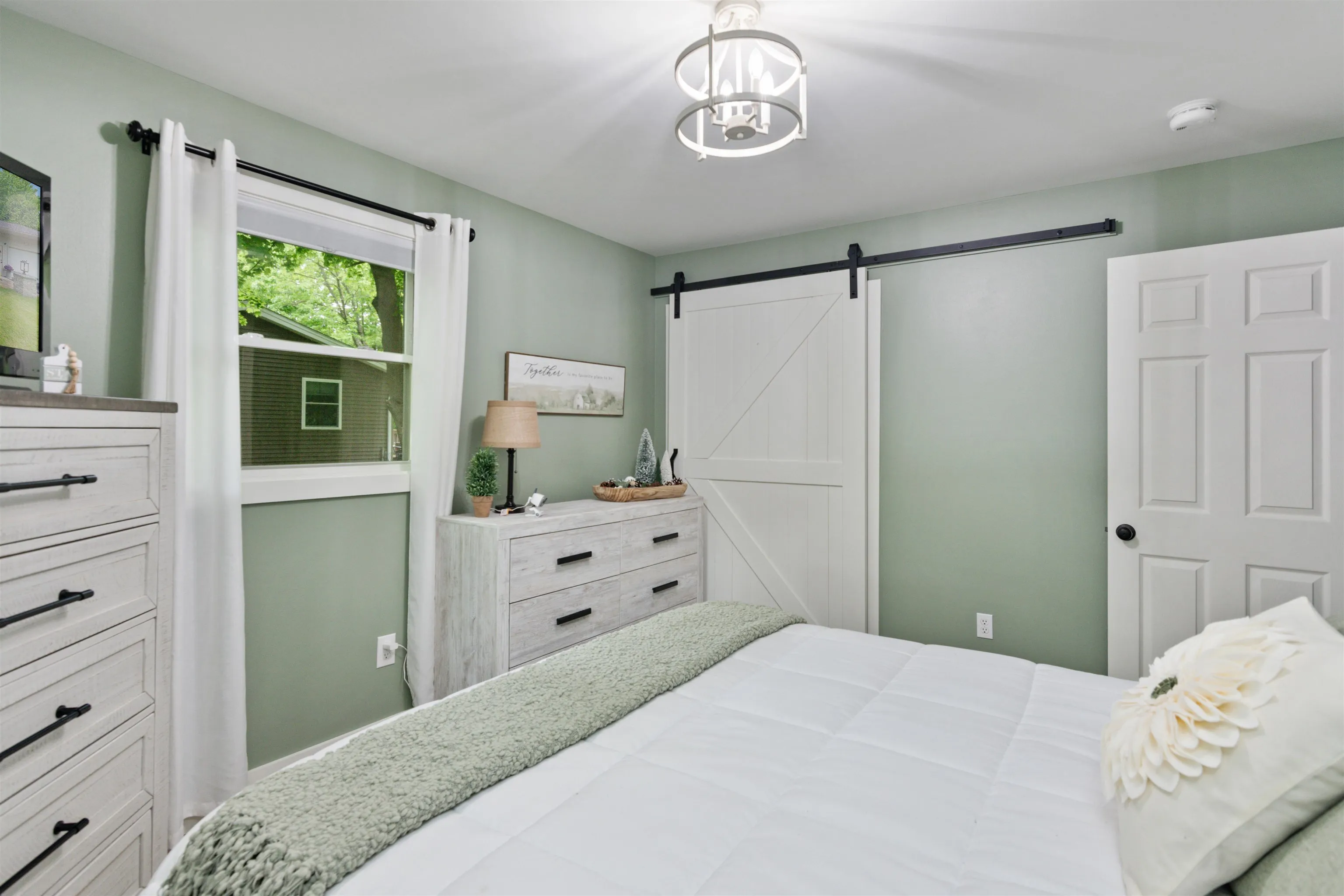 30 Canyon Estates Drive, Colchester, VT 05446, 3 Bedrooms Bedrooms, ,2 BathroomsBathrooms,Residential,For Sale,Canyon Estates,5044111
