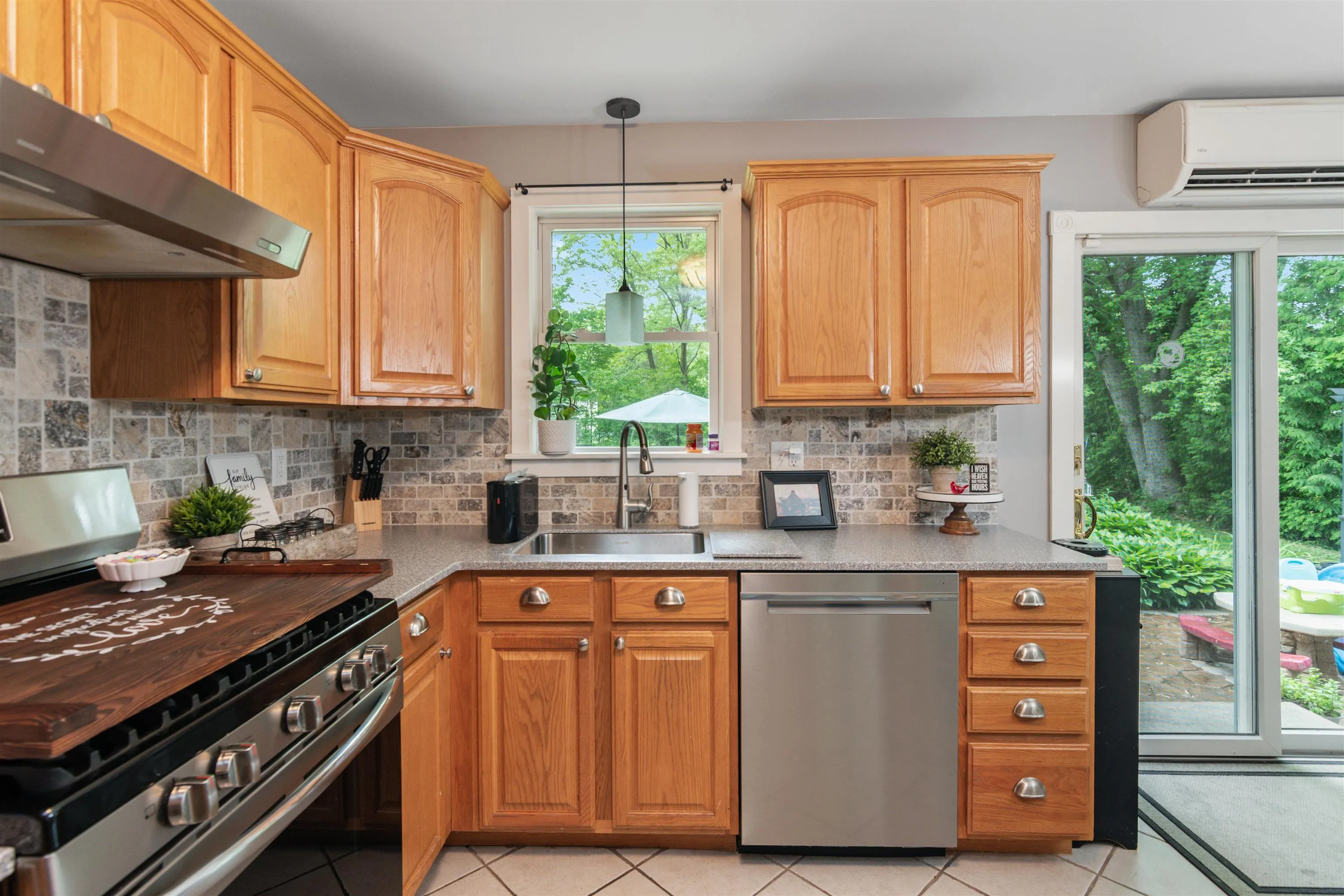 30 Canyon Estates Drive, Colchester, VT 05446, 3 Bedrooms Bedrooms, ,2 BathroomsBathrooms,Residential,For Sale,Canyon Estates,5044111