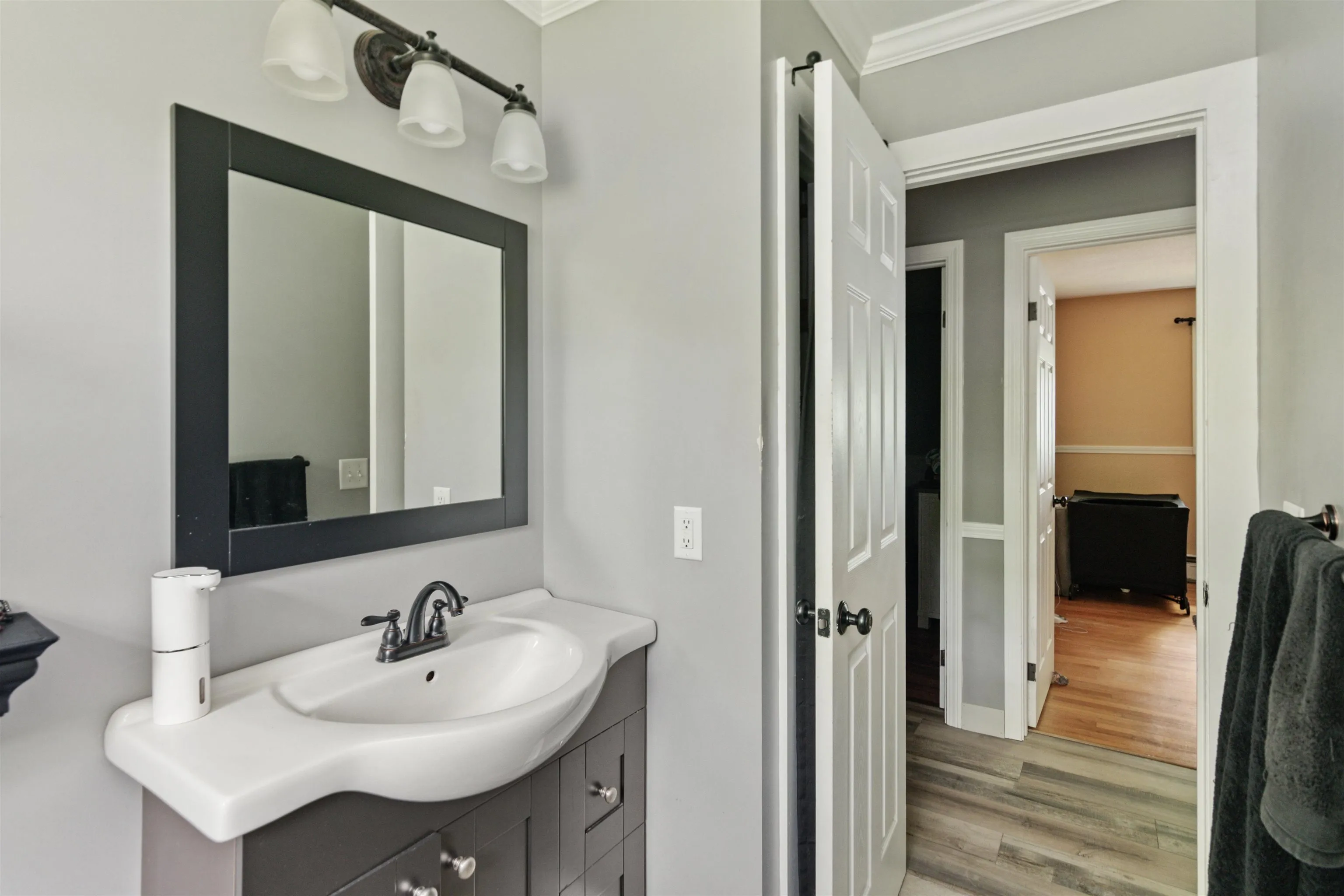 30 Canyon Estates Drive, Colchester, VT 05446, 3 Bedrooms Bedrooms, ,2 BathroomsBathrooms,Residential,For Sale,Canyon Estates,5044111