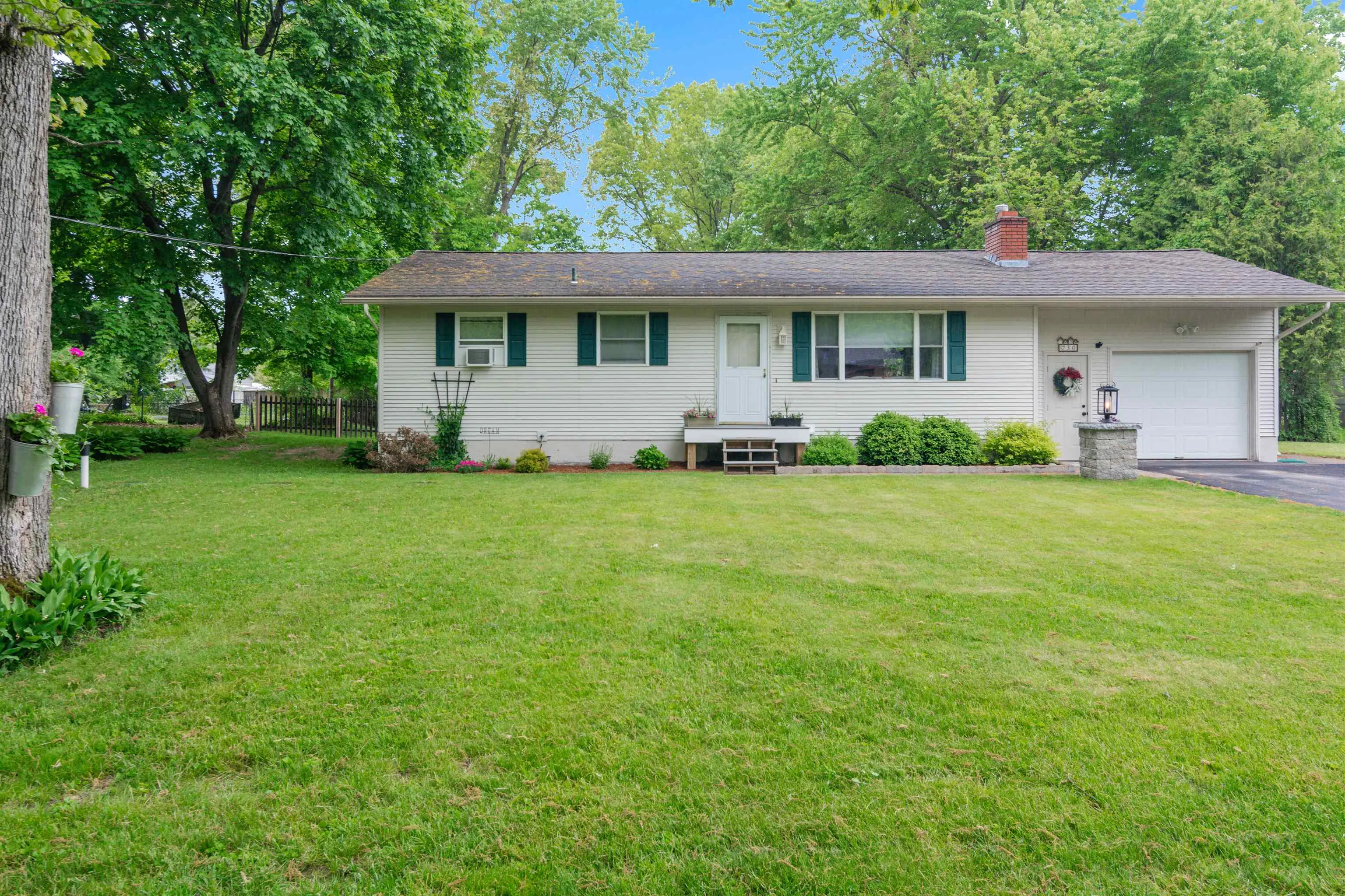 30 Canyon Estates Drive, Colchester, VT 05446, 3 Bedrooms Bedrooms, ,2 BathroomsBathrooms,Residential,For Sale,Canyon Estates,5044111