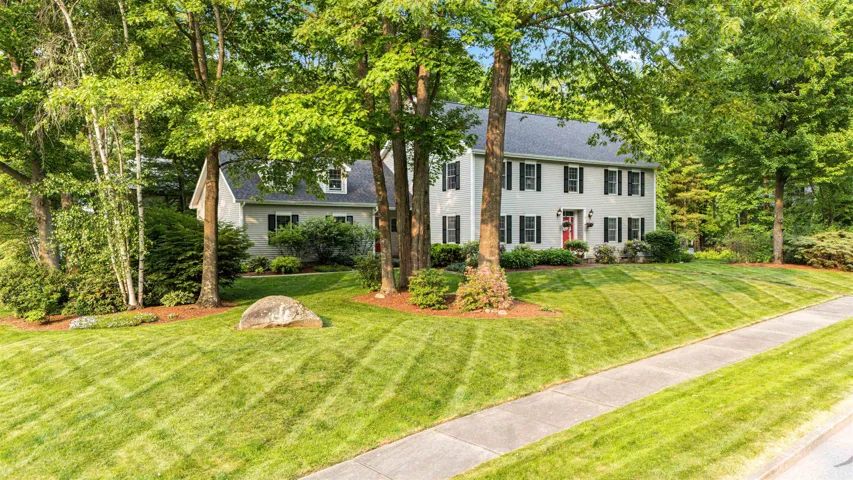 24 Lida Drive, Essex, VT 05452, 4 Bedrooms Bedrooms, ,3 BathroomsBathrooms,Residential,For Sale,Lida,5044832