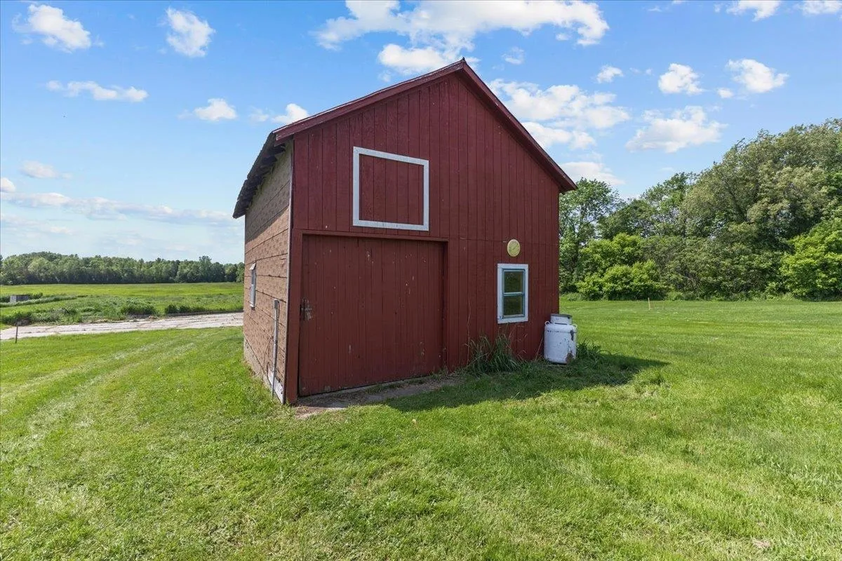 57 Pearl Street, Grand Isle, VT 05458, 4 Bedrooms Bedrooms, ,2 BathroomsBathrooms,Residential,For Sale,Pearl,5044978