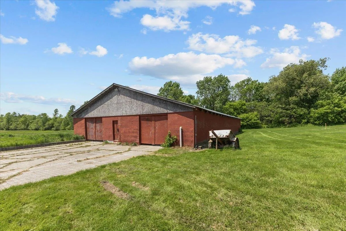 57 Pearl Street, Grand Isle, VT 05458, 4 Bedrooms Bedrooms, ,2 BathroomsBathrooms,Residential,For Sale,Pearl,5044978