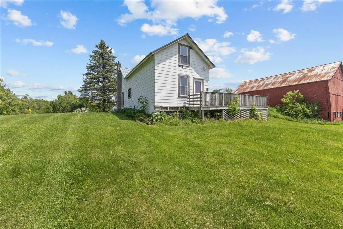 57 Pearl Street, Grand Isle, VT 05458, 4 Bedrooms Bedrooms, ,2 BathroomsBathrooms,Residential,For Sale,Pearl,5044978