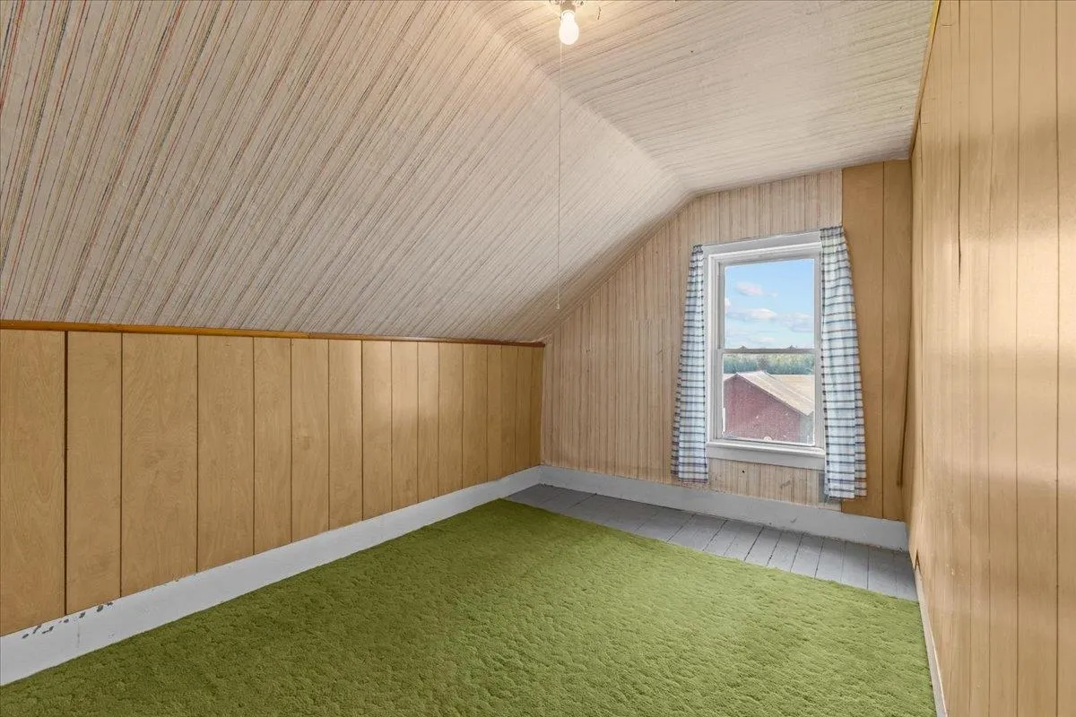 57 Pearl Street, Grand Isle, VT 05458, 4 Bedrooms Bedrooms, ,2 BathroomsBathrooms,Residential,For Sale,Pearl,5044978