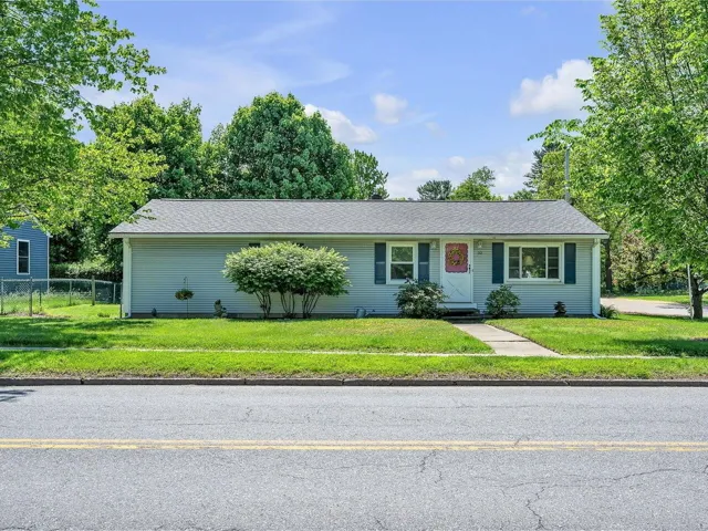 32 South Summit Street, Essex Junction, VT 05452, 3 Bedrooms Bedrooms, ,2 BathroomsBathrooms,Residential,For Sale,South Summit,5045070