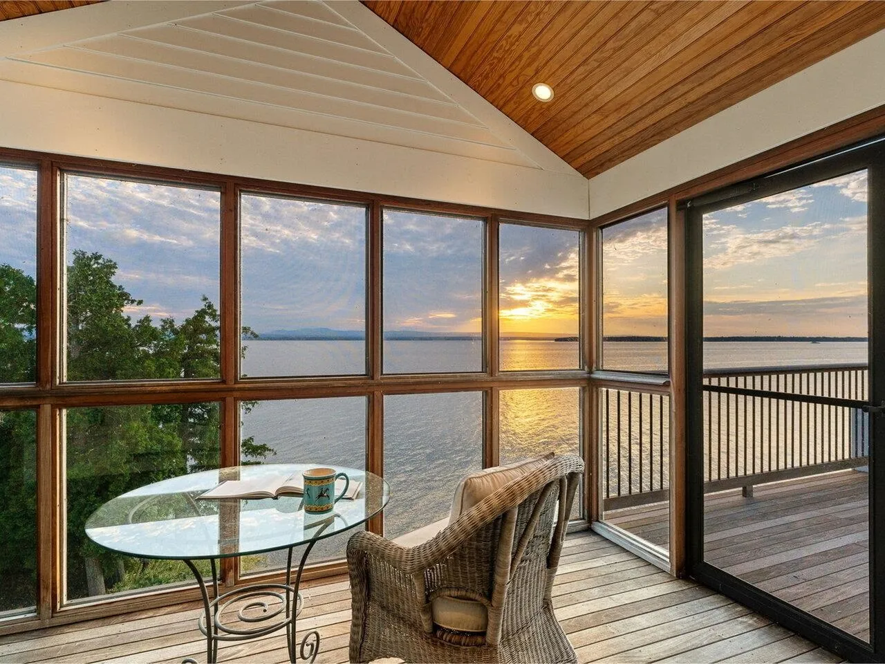 565-567 West Shore Road, South Hero, VT 05486, 4 Bedrooms Bedrooms, ,6 BathroomsBathrooms,Residential,For Sale,West Shore,5045475