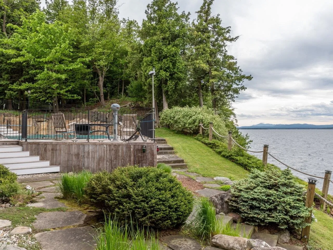 565-567 West Shore Road, South Hero, VT 05486, 4 Bedrooms Bedrooms, ,6 BathroomsBathrooms,Residential,For Sale,West Shore,5045475