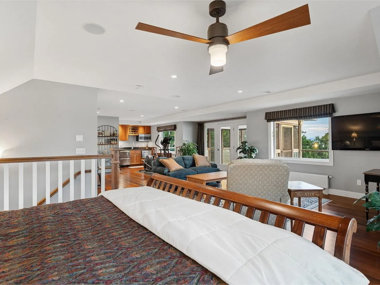 565-567 West Shore Road, South Hero, VT 05486, 4 Bedrooms Bedrooms, ,6 BathroomsBathrooms,Residential,For Sale,West Shore,5045475