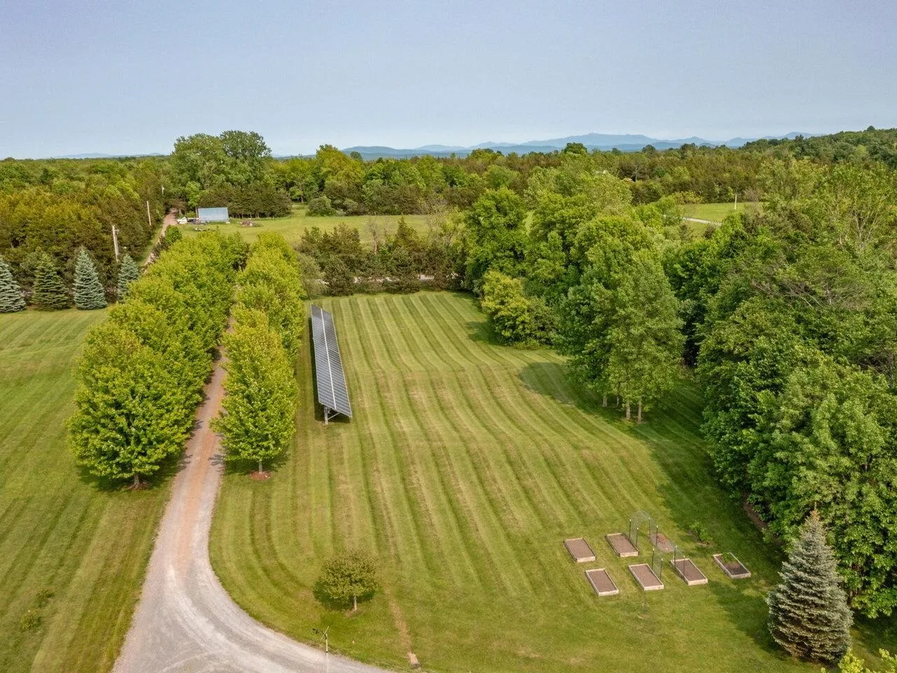 565-567 West Shore Road, South Hero, VT 05486, 4 Bedrooms Bedrooms, ,6 BathroomsBathrooms,Residential,For Sale,West Shore,5045475