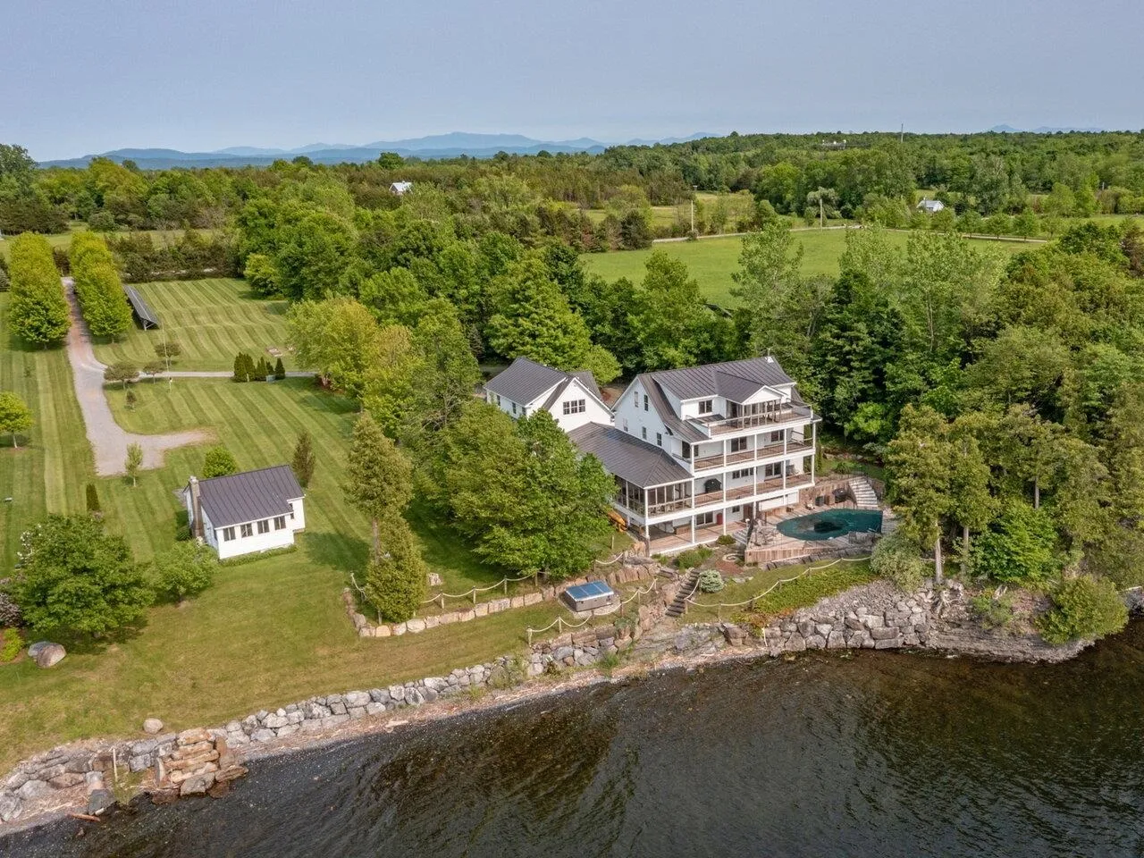 565-567 West Shore Road, South Hero, VT 05486, 4 Bedrooms Bedrooms, ,6 BathroomsBathrooms,Residential,For Sale,West Shore,5045475