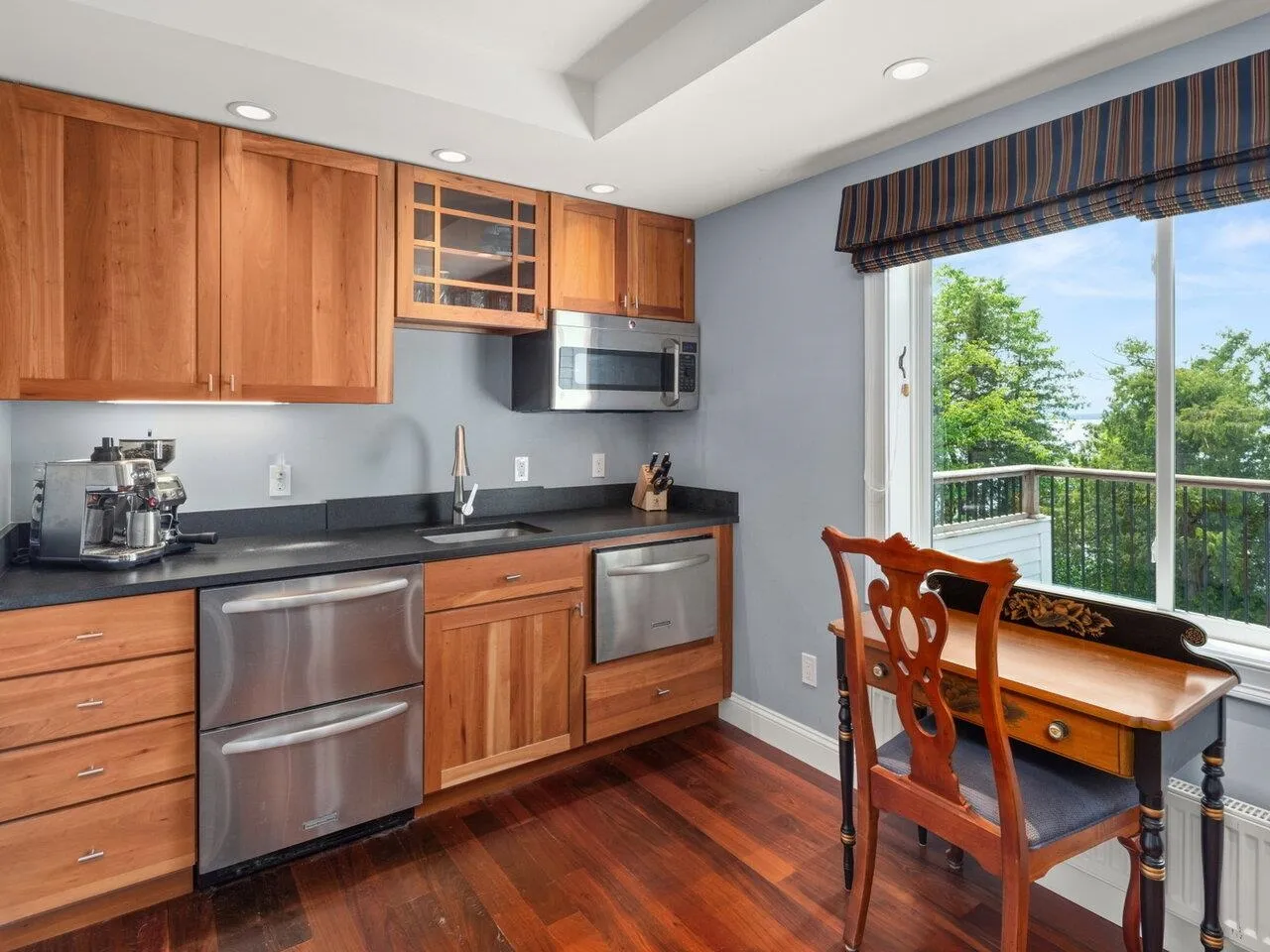 565-567 West Shore Road, South Hero, VT 05486, 4 Bedrooms Bedrooms, ,6 BathroomsBathrooms,Residential,For Sale,West Shore,5045475