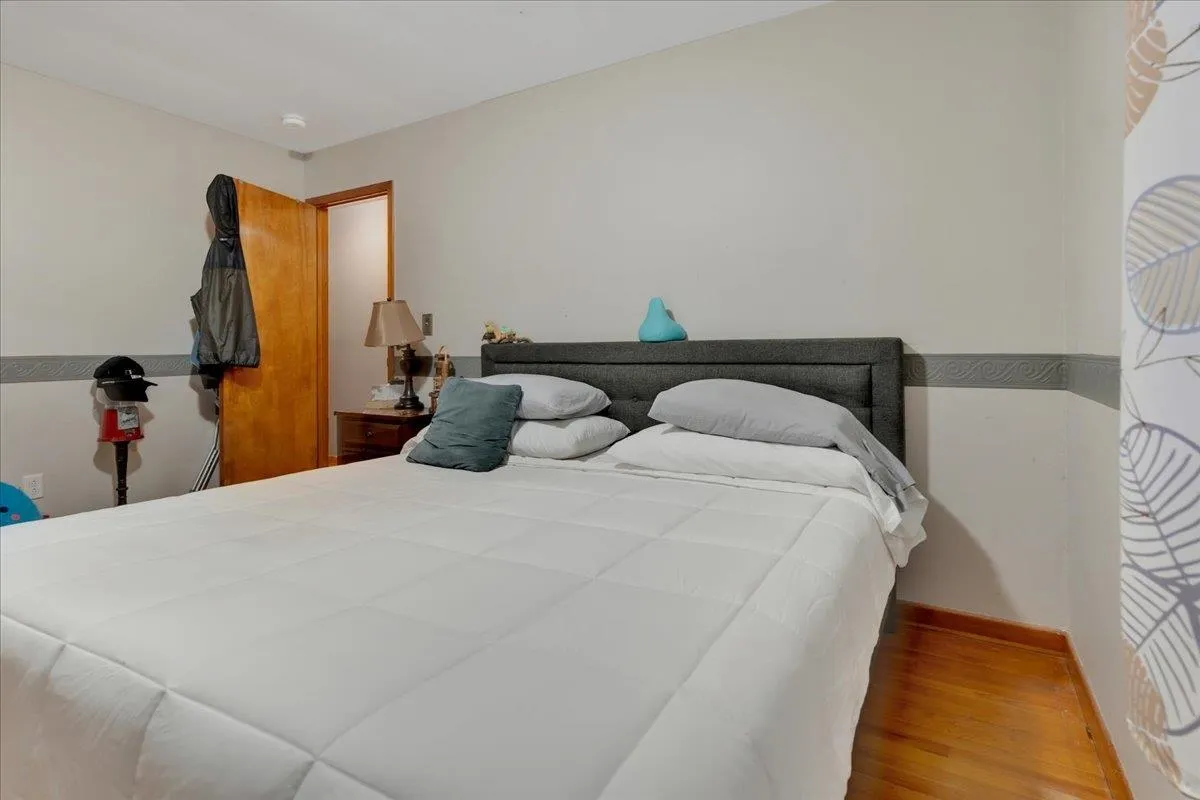 783 Main Street, Colchester, VT 05446, 5 Bedrooms Bedrooms, ,2 BathroomsBathrooms,Residential,For Sale,Main,5045835