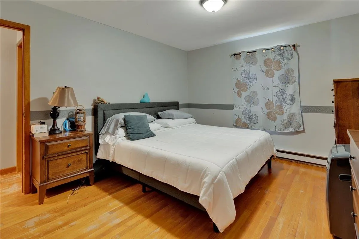 783 Main Street, Colchester, VT 05446, 5 Bedrooms Bedrooms, ,2 BathroomsBathrooms,Residential,For Sale,Main,5045835