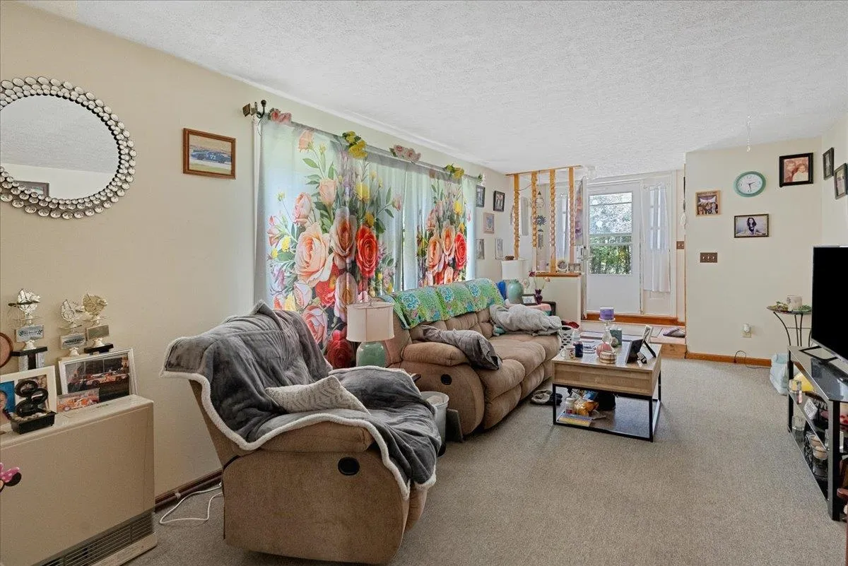 783 Main Street, Colchester, VT 05446, 5 Bedrooms Bedrooms, ,2 BathroomsBathrooms,Residential,For Sale,Main,5045835