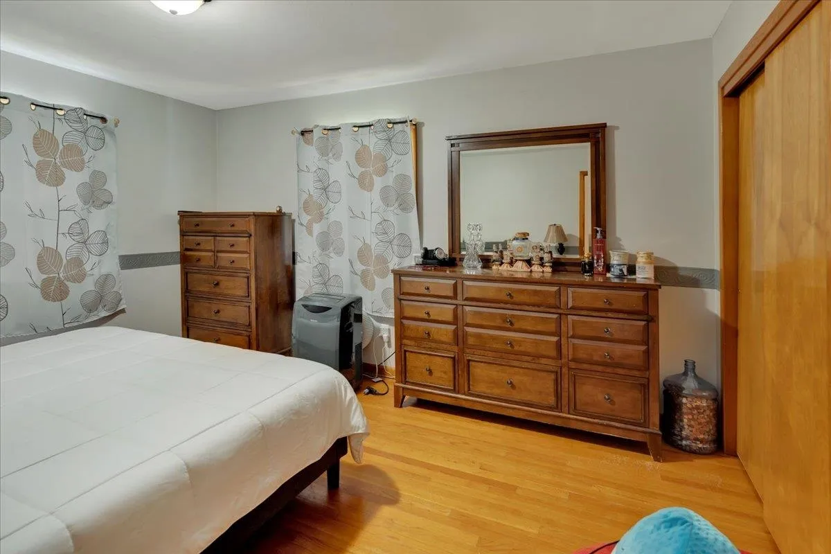 783 Main Street, Colchester, VT 05446, 5 Bedrooms Bedrooms, ,2 BathroomsBathrooms,Residential,For Sale,Main,5045835