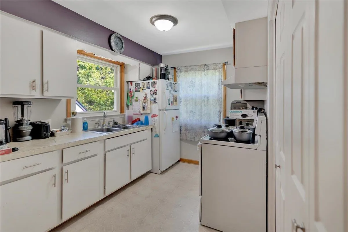 783 Main Street, Colchester, VT 05446, 5 Bedrooms Bedrooms, ,2 BathroomsBathrooms,Residential,For Sale,Main,5045835