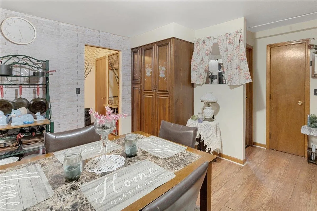783 Main Street, Colchester, VT 05446, 5 Bedrooms Bedrooms, ,2 BathroomsBathrooms,Residential,For Sale,Main,5045835