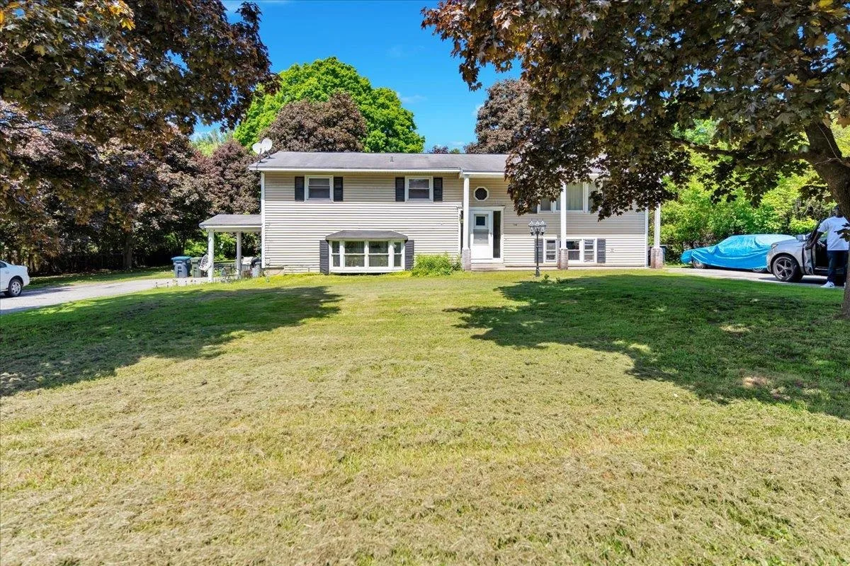 783 Main Street, Colchester, VT 05446, 5 Bedrooms Bedrooms, ,2 BathroomsBathrooms,Residential,For Sale,Main,5045835