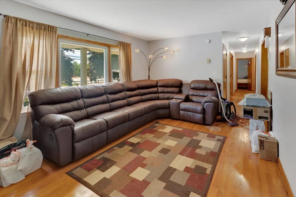 783 Main Street, Colchester, VT 05446, 5 Bedrooms Bedrooms, ,2 BathroomsBathrooms,Residential,For Sale,Main,5045835