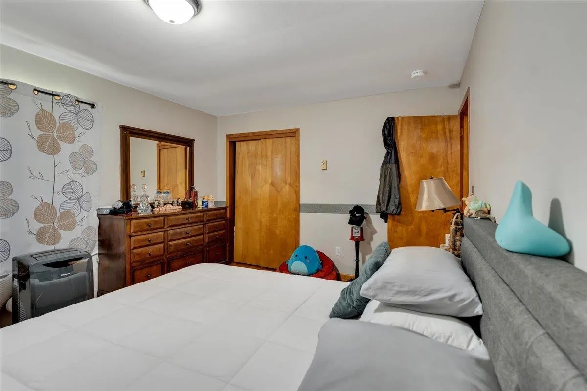 783 Main Street, Colchester, VT 05446, 5 Bedrooms Bedrooms, ,2 BathroomsBathrooms,Residential,For Sale,Main,5045835