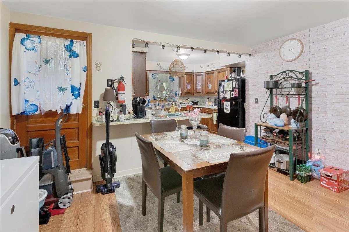 783 Main Street, Colchester, VT 05446, 5 Bedrooms Bedrooms, ,2 BathroomsBathrooms,Residential,For Sale,Main,5045835