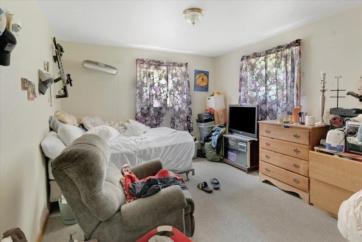 783 Main Street, Colchester, VT 05446, 5 Bedrooms Bedrooms, ,2 BathroomsBathrooms,Residential,For Sale,Main,5045835