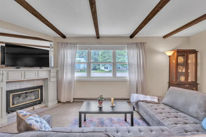 76 South Street, Essex Junction, VT 05452, 2 Bedrooms Bedrooms, ,1 BathroomBathrooms,Residential,For Sale,South,5045869