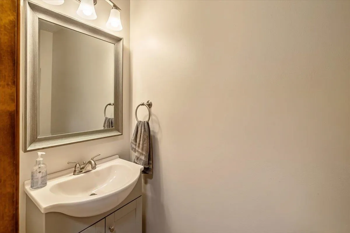 43 Ira Allen Court, Colchester, VT 05446, 3 Bedrooms Bedrooms, ,3 BathroomsBathrooms,Residential,For Sale,Ira Allen,5046168