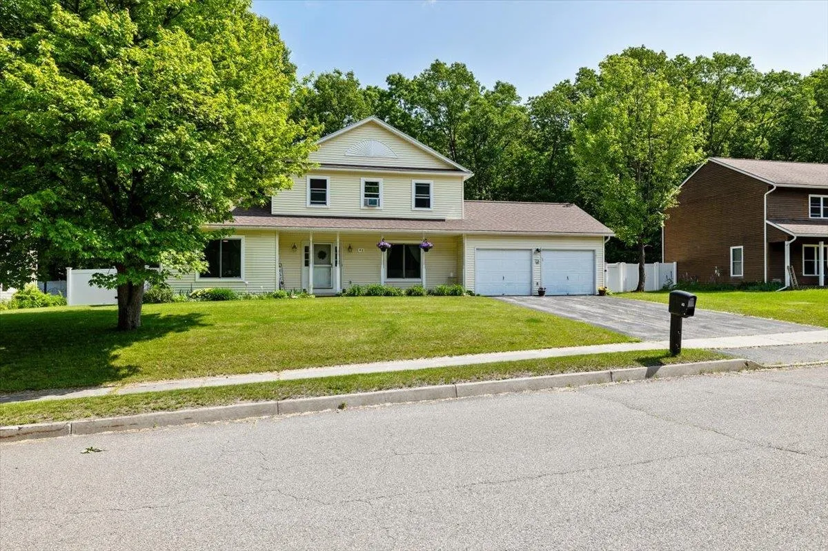 43 Ira Allen Court, Colchester, VT 05446, 3 Bedrooms Bedrooms, ,3 BathroomsBathrooms,Residential,For Sale,Ira Allen,5046168