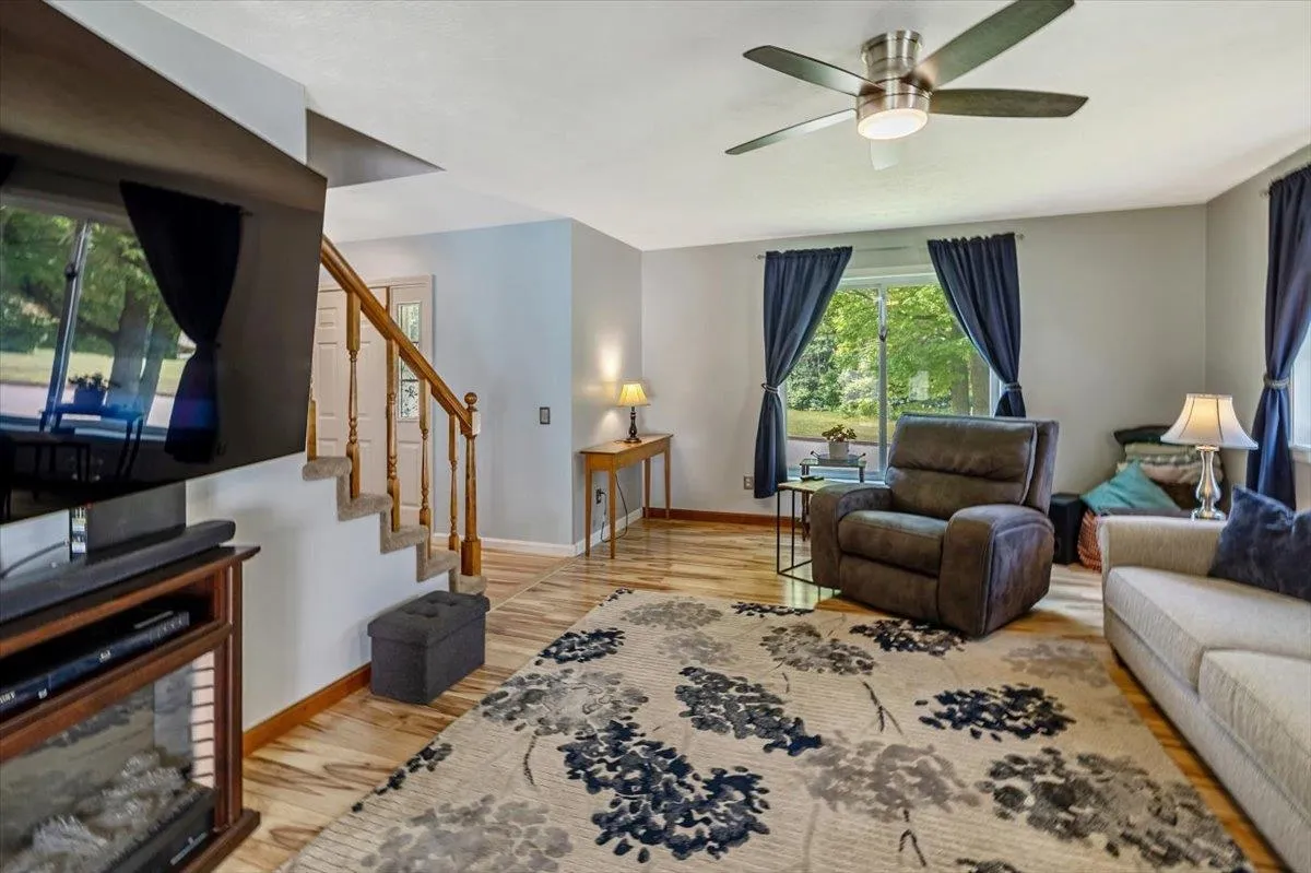 43 Ira Allen Court, Colchester, VT 05446, 3 Bedrooms Bedrooms, ,3 BathroomsBathrooms,Residential,For Sale,Ira Allen,5046168