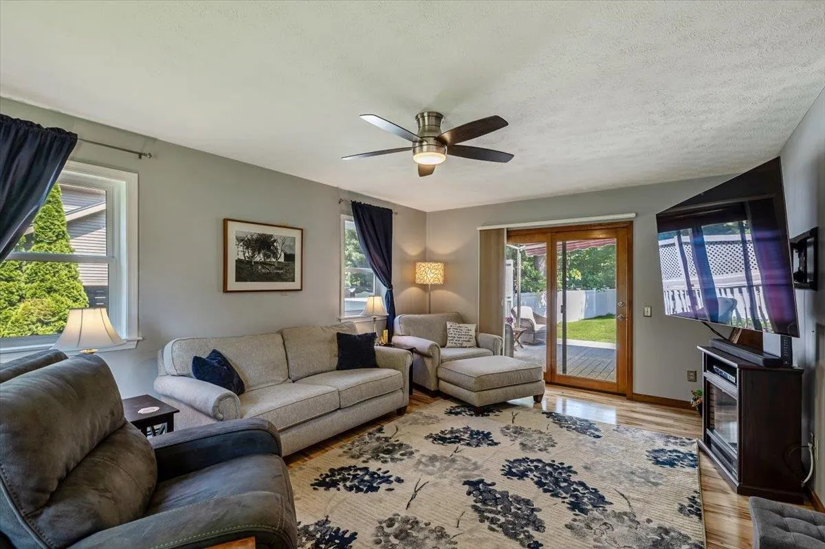 43 Ira Allen Court, Colchester, VT 05446, 3 Bedrooms Bedrooms, ,3 BathroomsBathrooms,Residential,For Sale,Ira Allen,5046168
