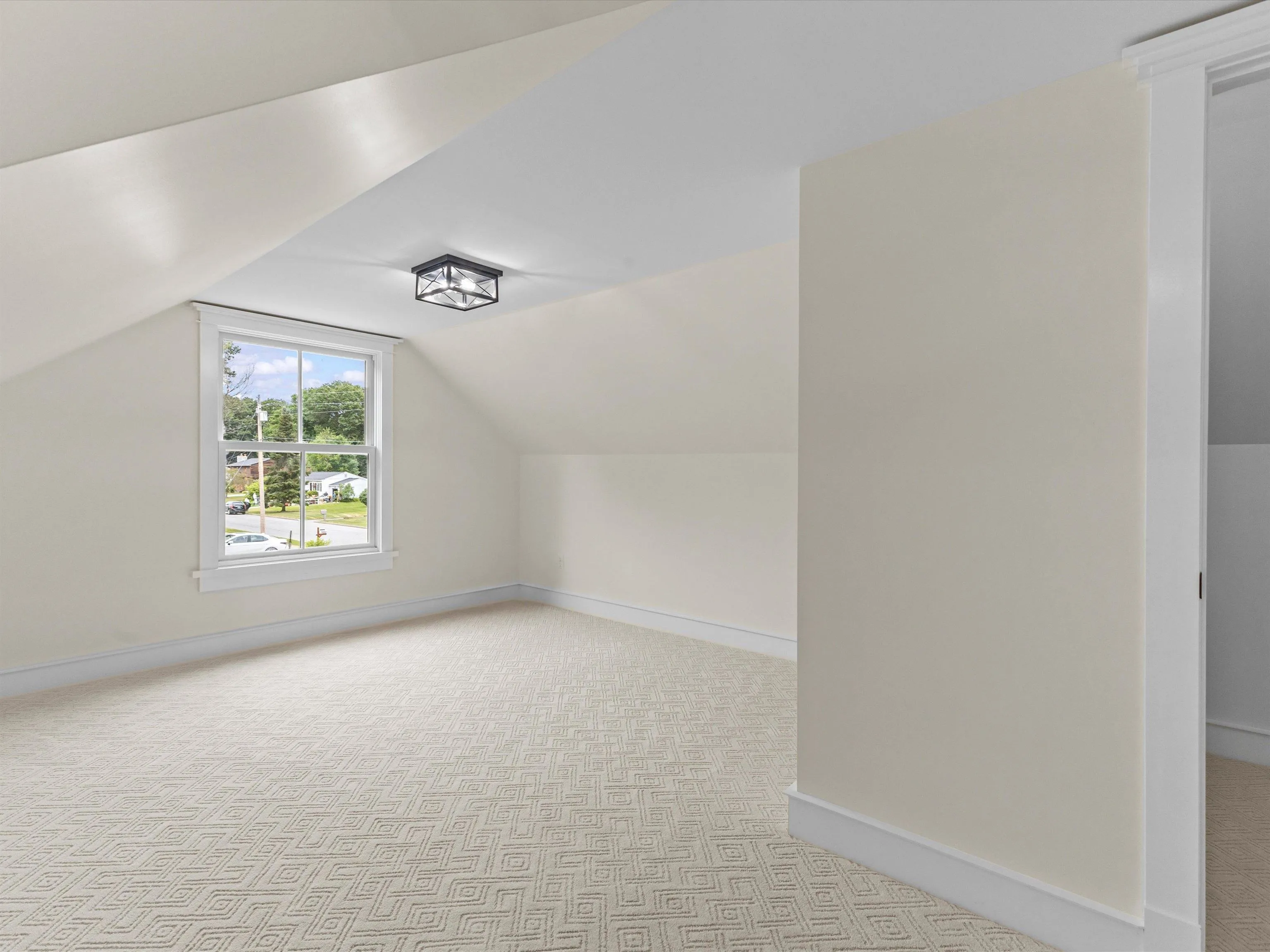 314 Red Oak Drive, Colchester, VT 05446, 3 Bedrooms Bedrooms, ,3 BathroomsBathrooms,Residential,For Sale,Red Oak,5046261