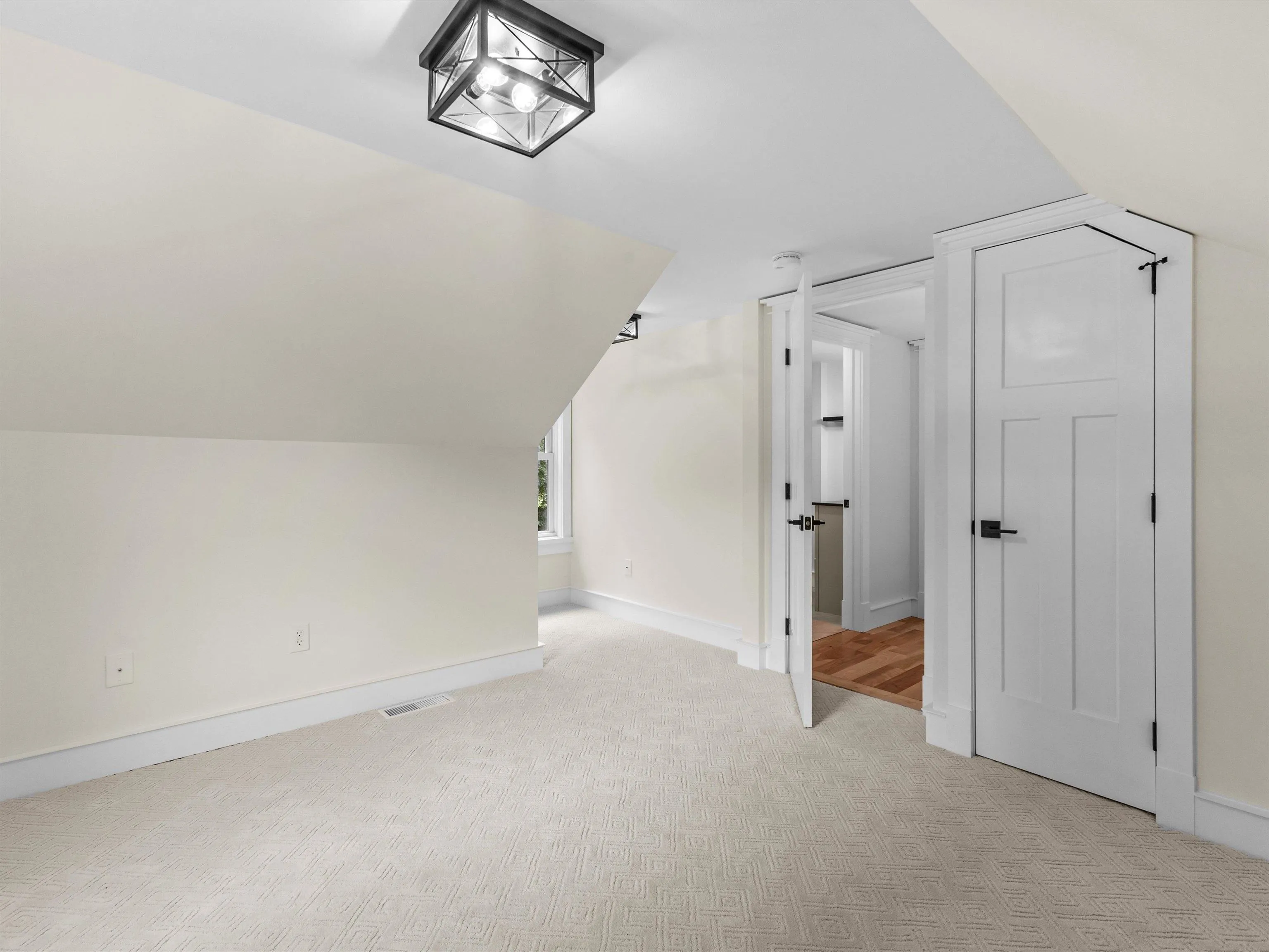 314 Red Oak Drive, Colchester, VT 05446, 3 Bedrooms Bedrooms, ,3 BathroomsBathrooms,Residential,For Sale,Red Oak,5046261