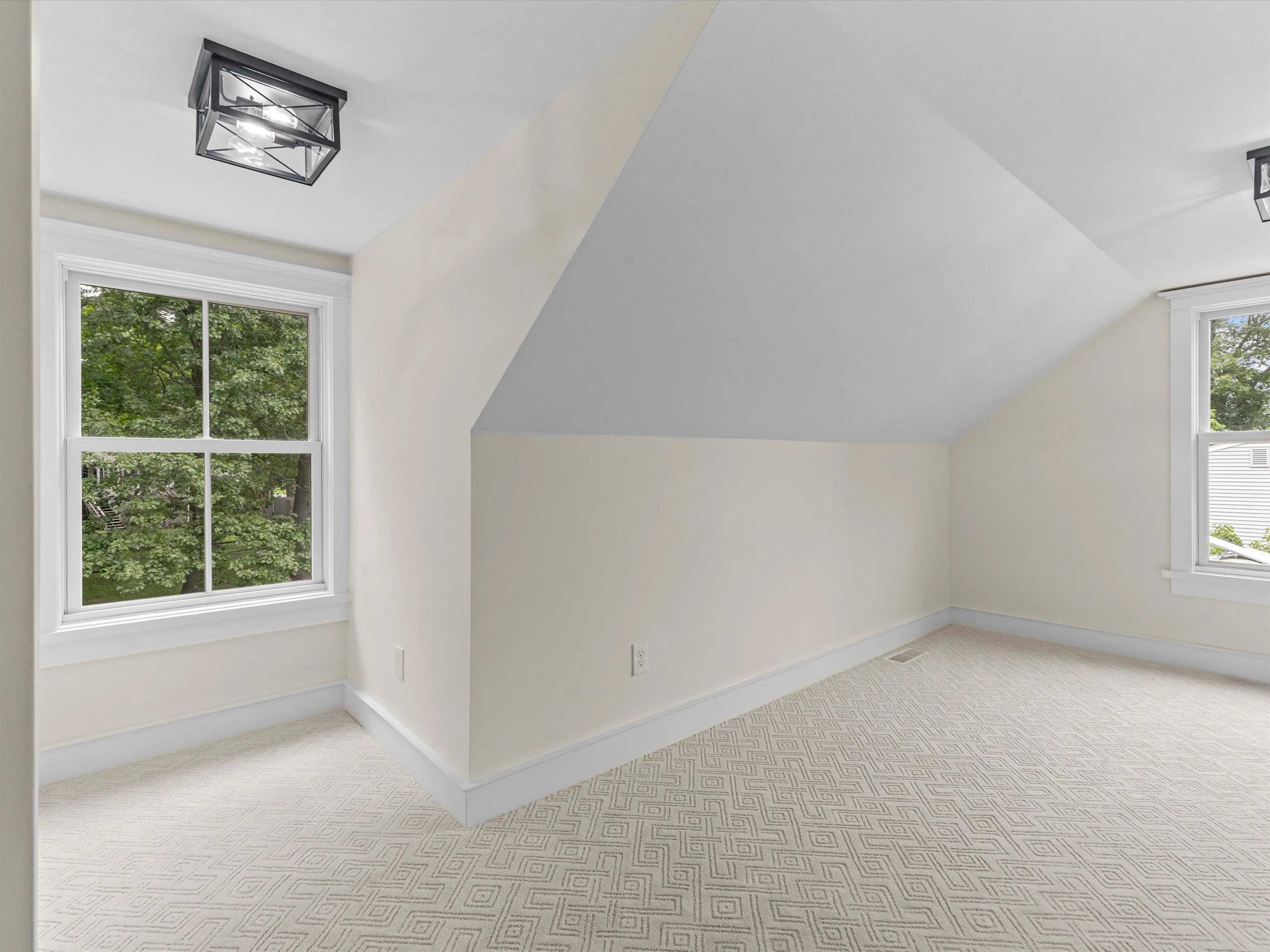 314 Red Oak Drive, Colchester, VT 05446, 3 Bedrooms Bedrooms, ,3 BathroomsBathrooms,Residential,For Sale,Red Oak,5046261