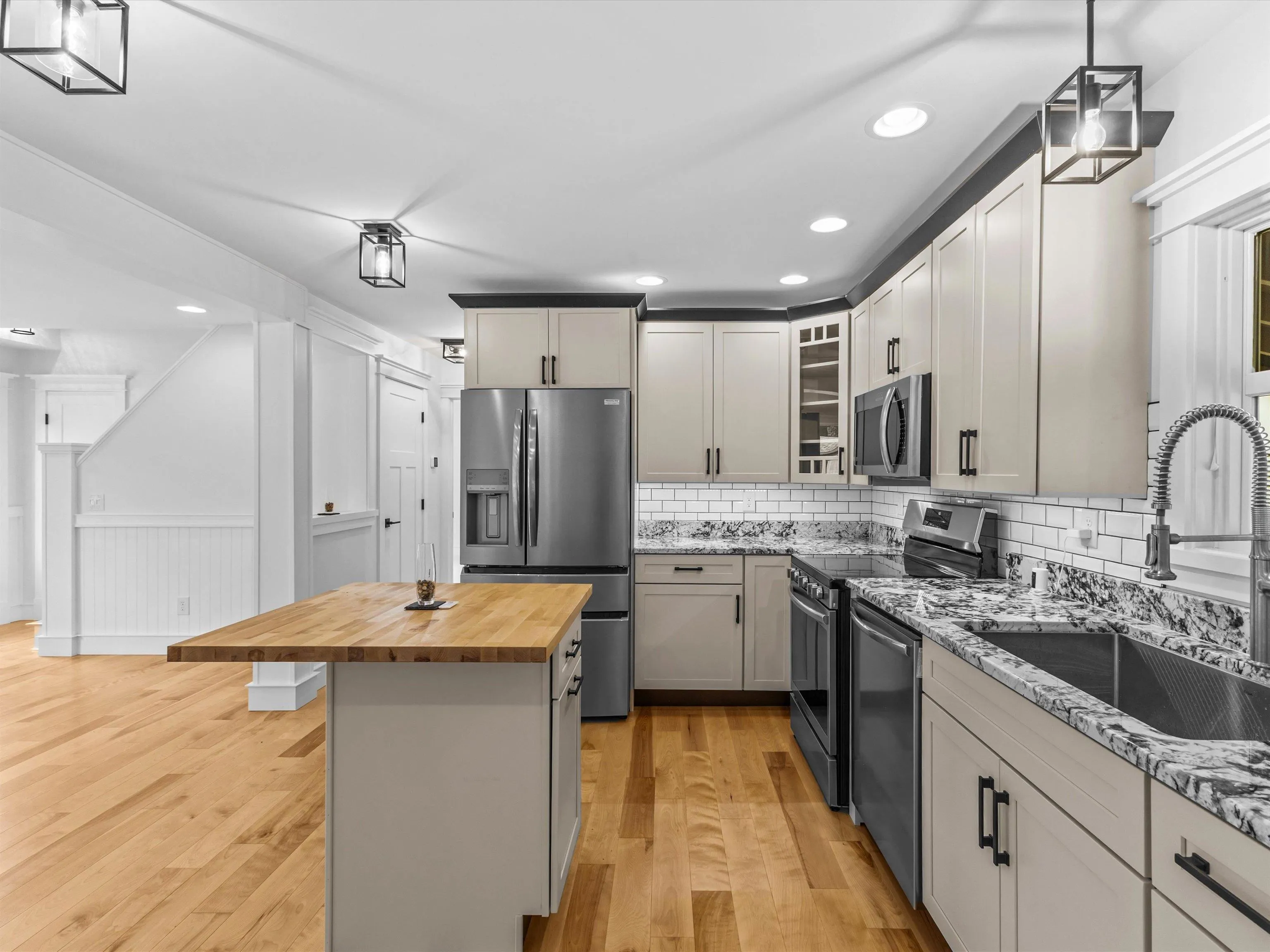 314 Red Oak Drive, Colchester, VT 05446, 3 Bedrooms Bedrooms, ,3 BathroomsBathrooms,Residential,For Sale,Red Oak,5046261
