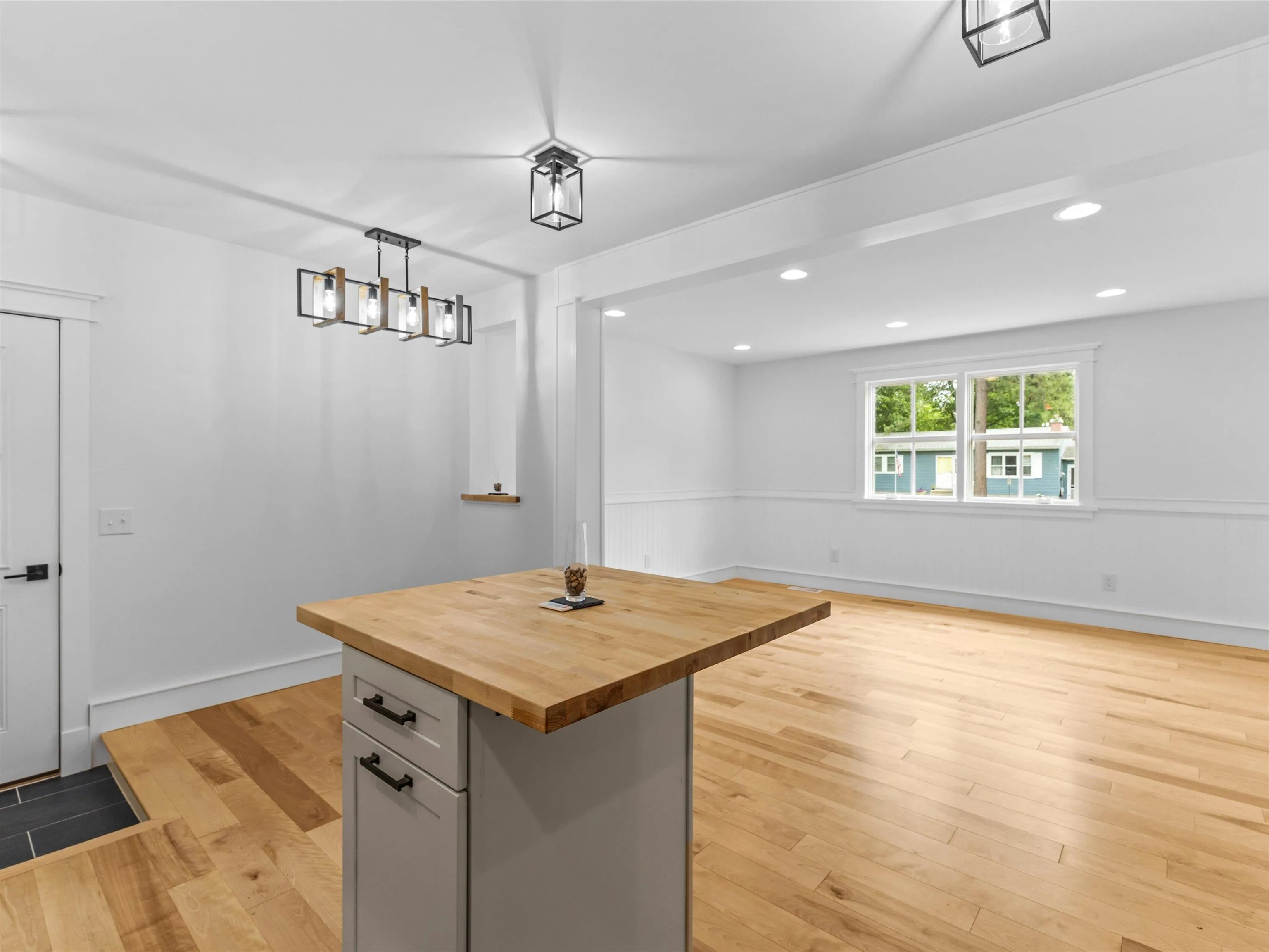 314 Red Oak Drive, Colchester, VT 05446, 3 Bedrooms Bedrooms, ,3 BathroomsBathrooms,Residential,For Sale,Red Oak,5046261