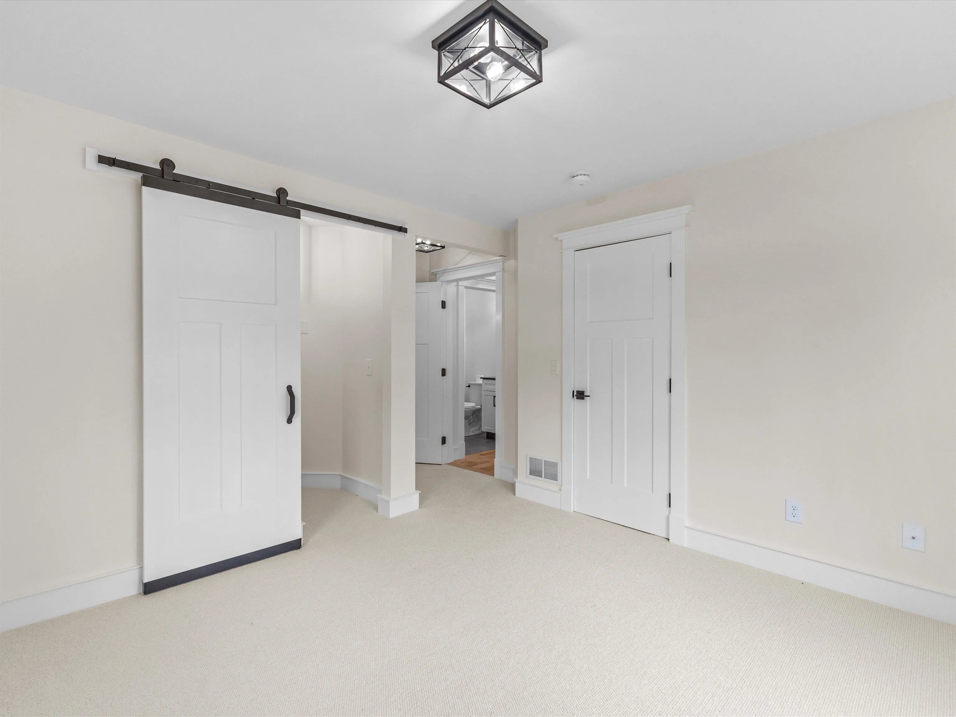 314 Red Oak Drive, Colchester, VT 05446, 3 Bedrooms Bedrooms, ,3 BathroomsBathrooms,Residential,For Sale,Red Oak,5046261